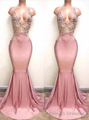 2025 V-neck Train Mermaid/Trumpet Lace Beaded Prom Dresses