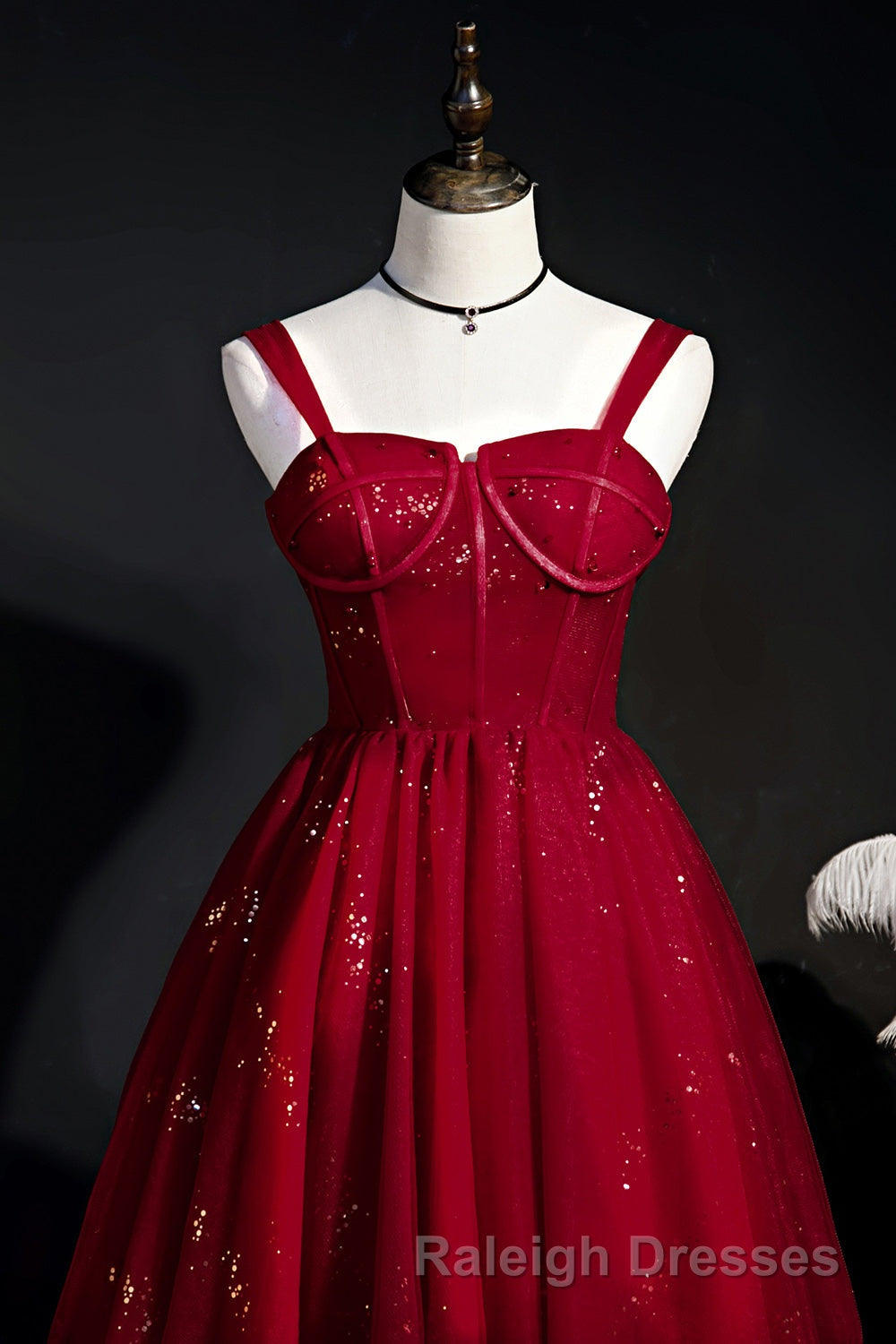 Elegant Sleeveless Tulle Sequins Short Homecoming Dress