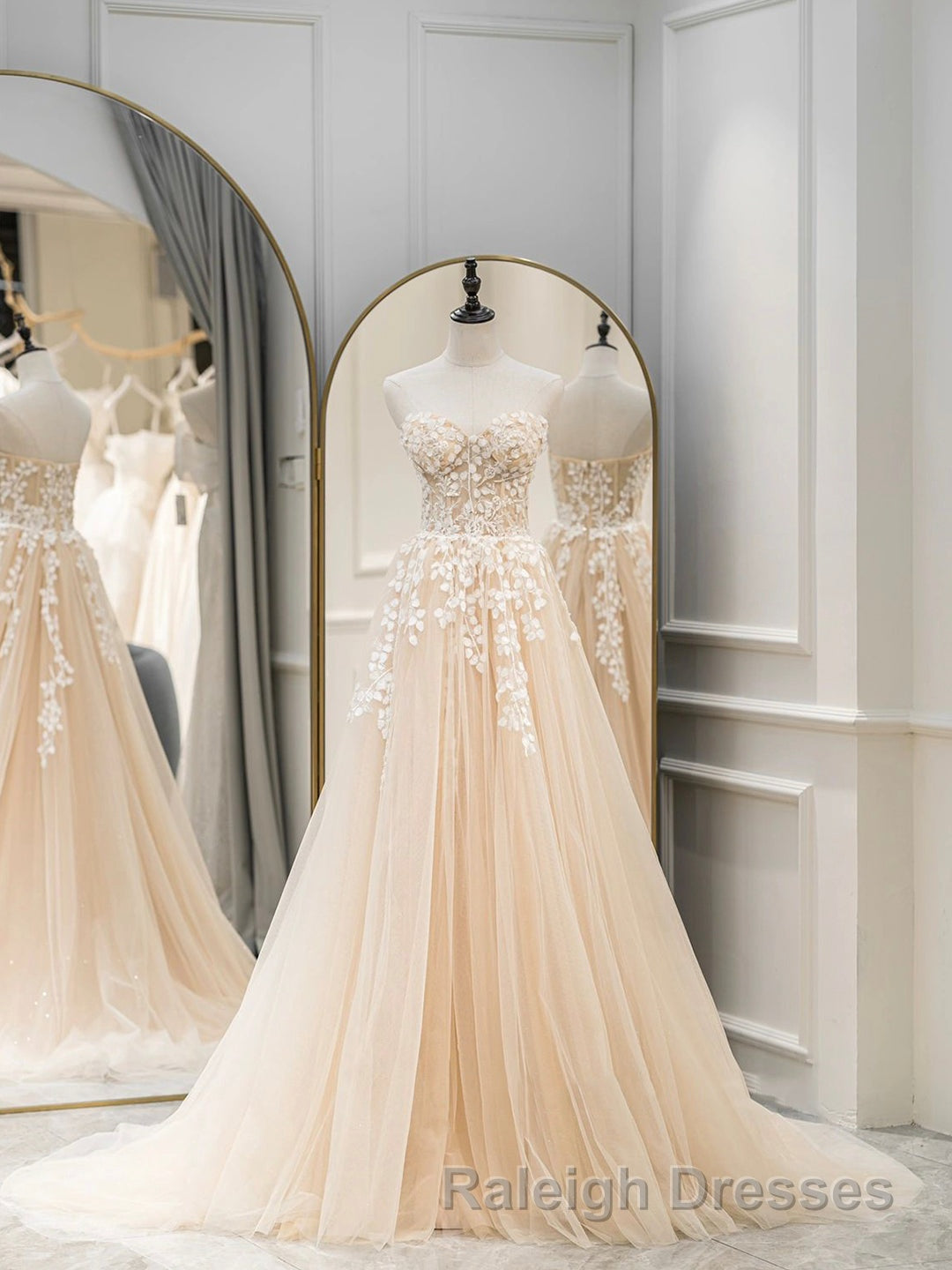 Cute Tulle Sweetheart Long Prom Dresses with Lace Beautiful A Line Prom Dresses