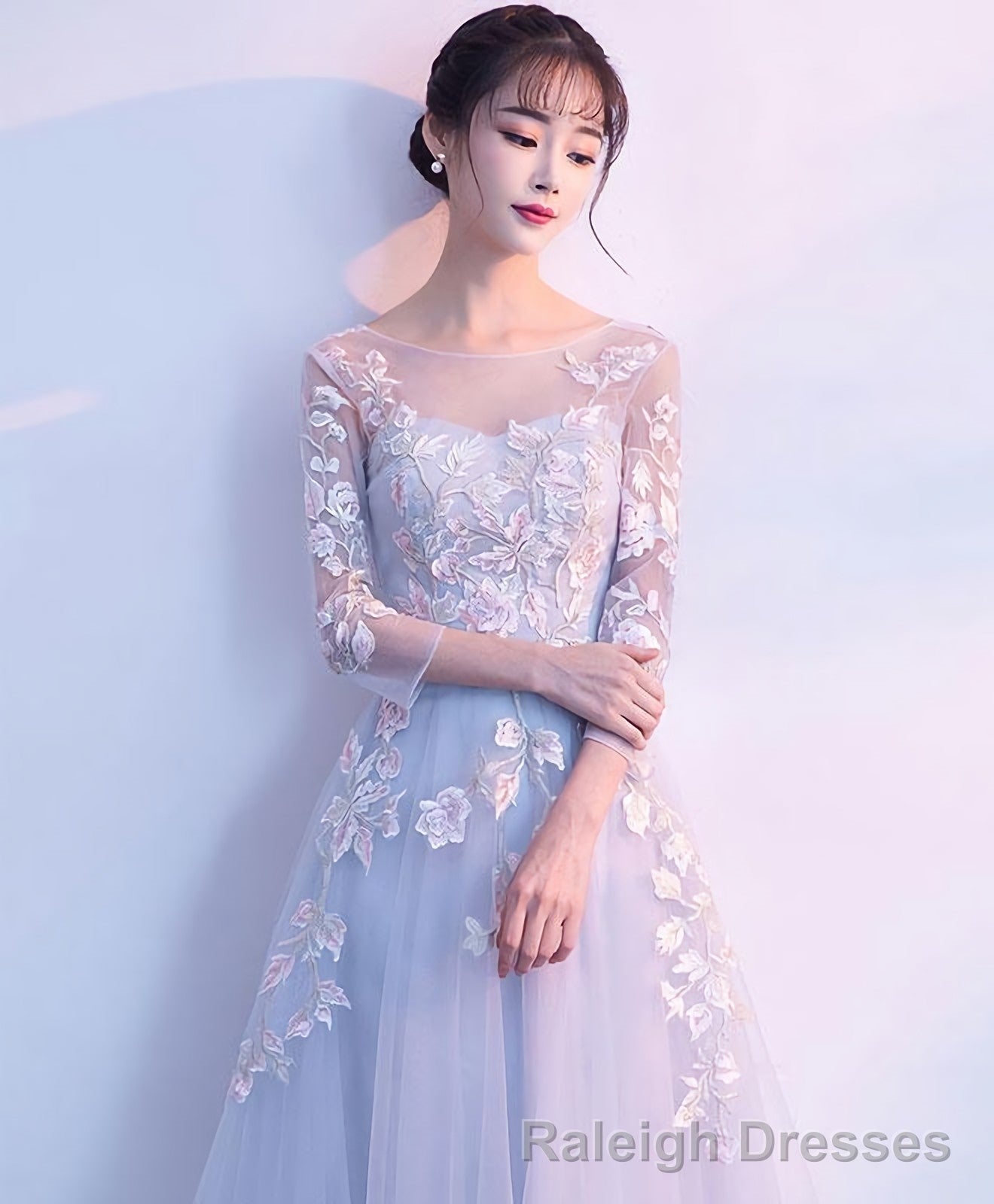 Gray Round Neck Tulle Lace Applique Long Prom Dress Gray Evening Dress