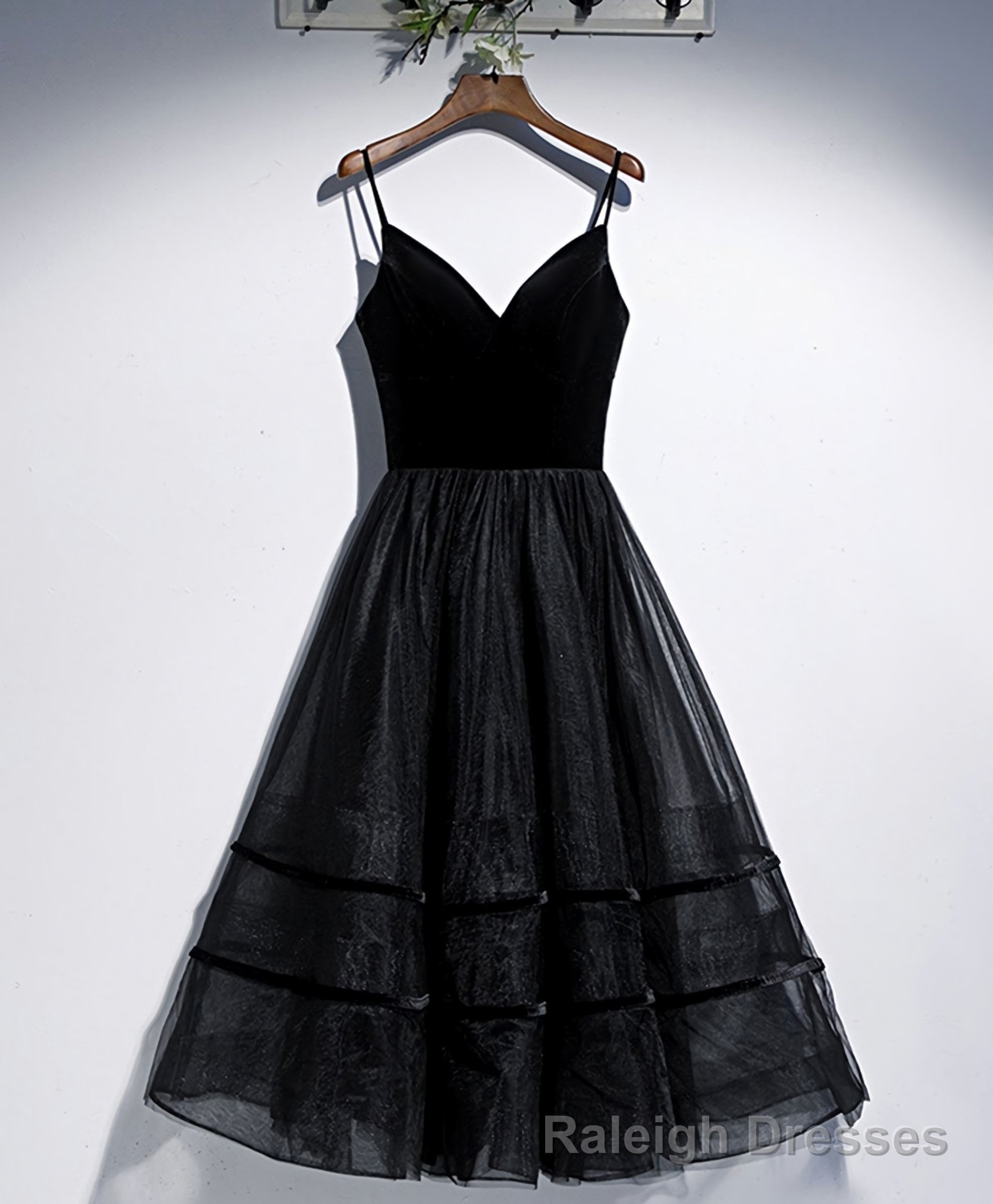 Black V Neck Tulle Short Prom Dress, Black Tulle Homecoming Dress