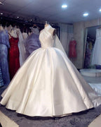 2026 Luxury Halter Satin Ball Dresses