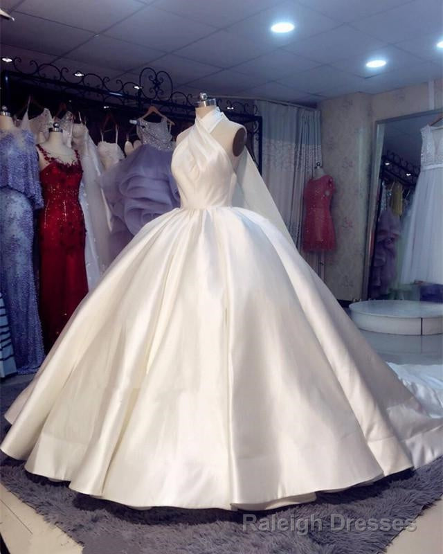2026 Luxury Halter Satin Ball Dresses
