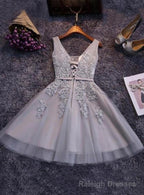 Tulle Sash/Ribbon/Belt Applique Beading V Neck Lace Up Sleeveless Homecoming Dresses