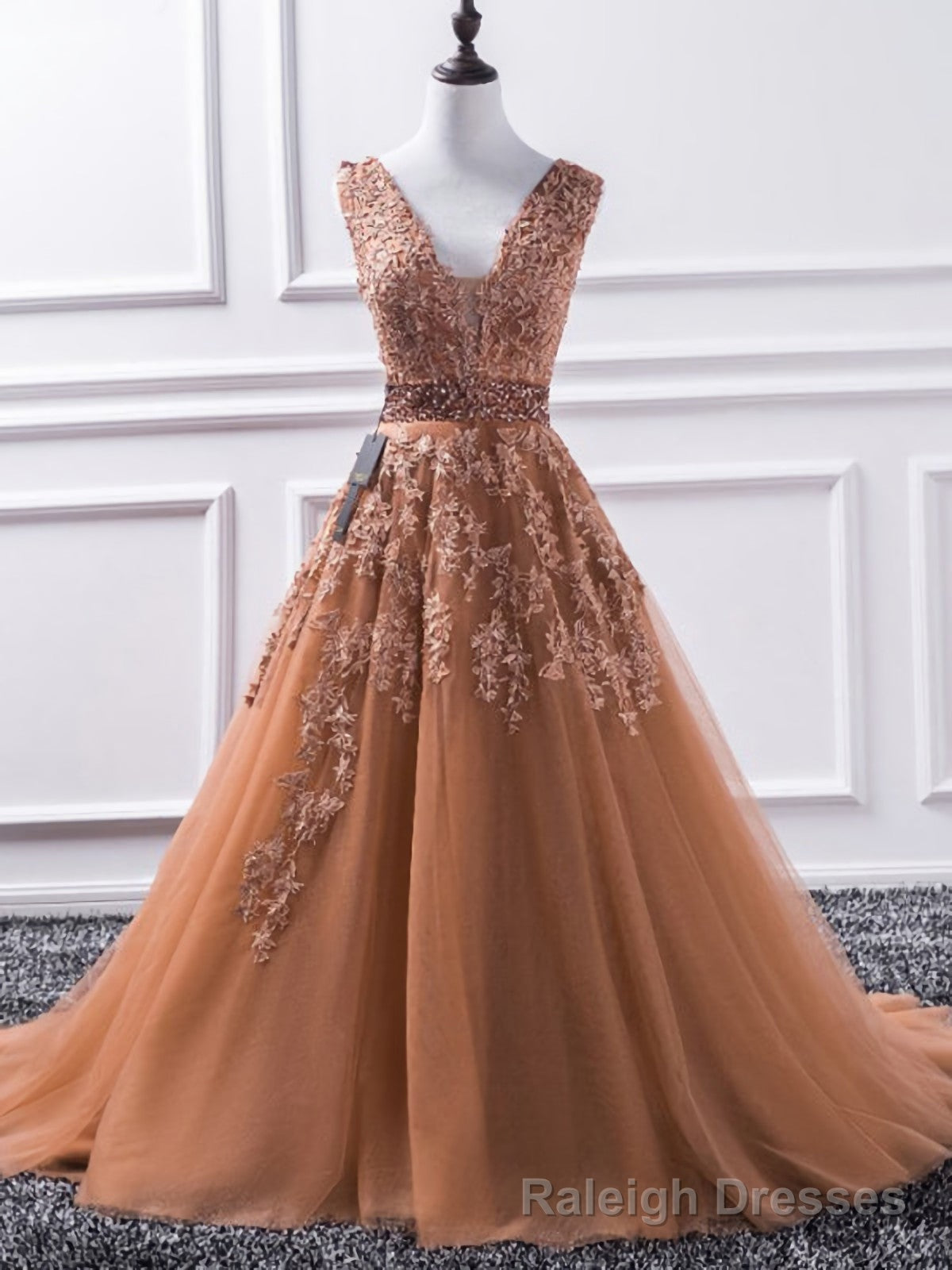 Deep V Neck Brown Tulle Appliques Sleeveless Flowers A Line Pleated Long 2025 Prom Dresses Main image