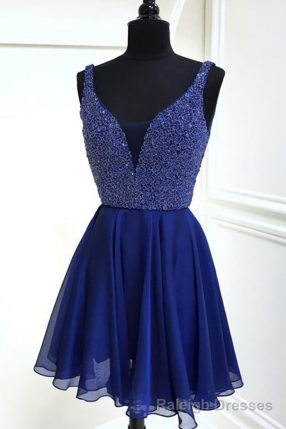 Chiffon A Line Royal Blue Deep V Neck Appliques Sparkle Sleeveless Homecoming Dresses Main image