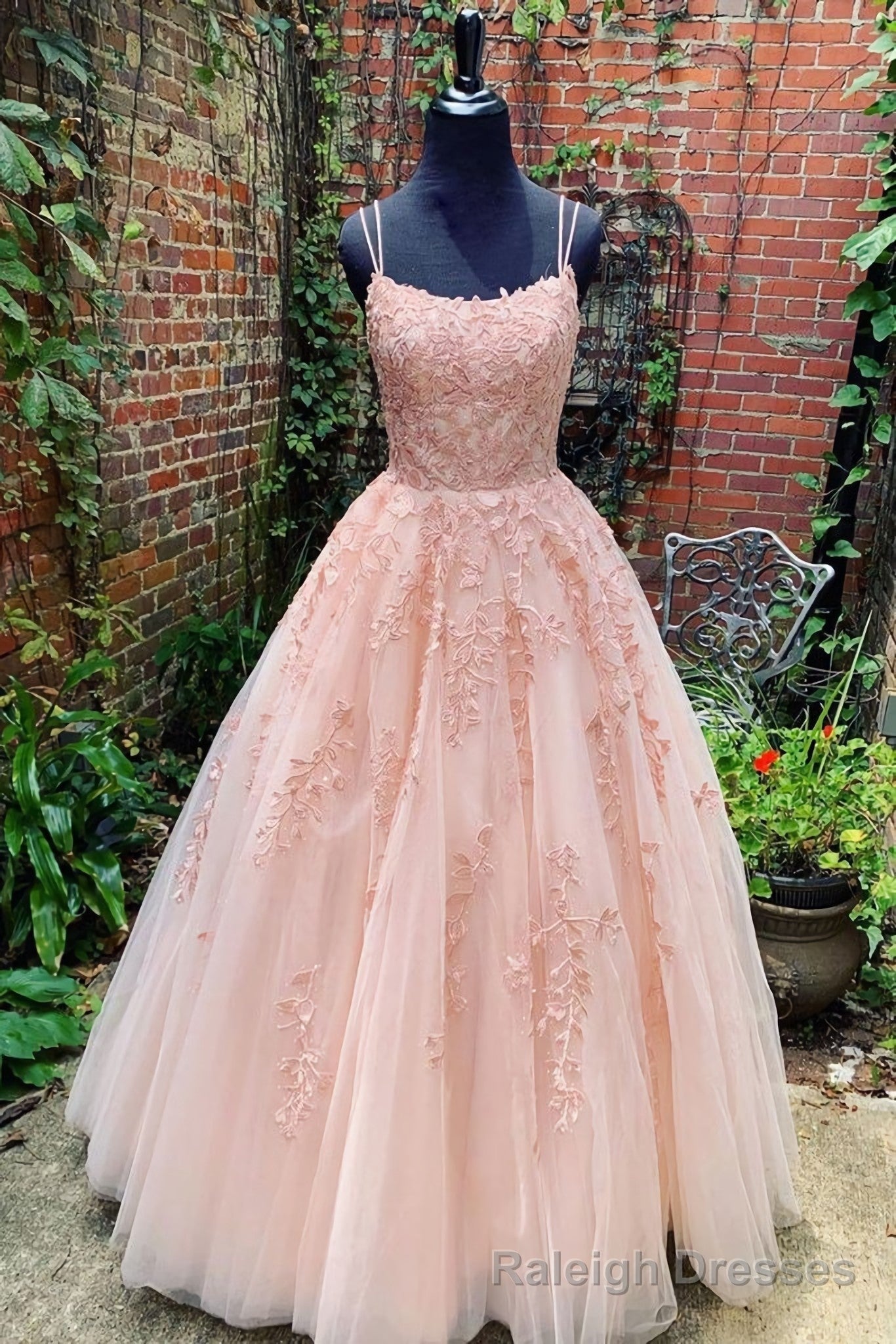 2025 New Arrival Tulle Blush Pink With Appliques Lace Up Prom Dresses Secondary image