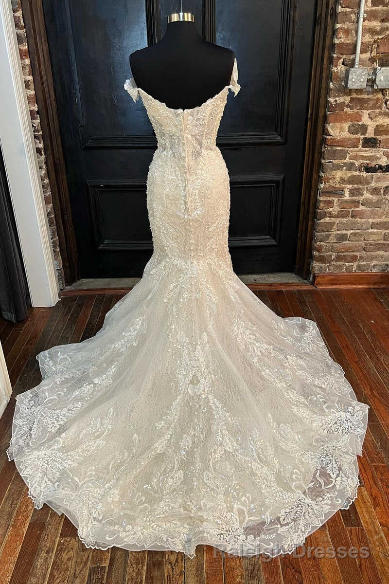 White Lace Off-the-Shoulder Mermaid Long Wedding Dress Secondary image