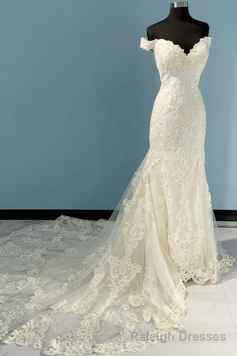 Long White Lace Off-the-Shoulder Mermaid Wedding Dress Main image