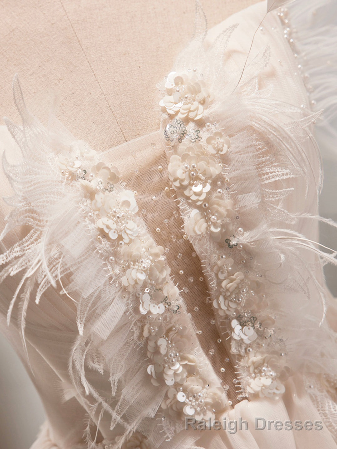 Champagne Tulle Sequins Short Prom Dress, Cute A-Line Homecoming Dress