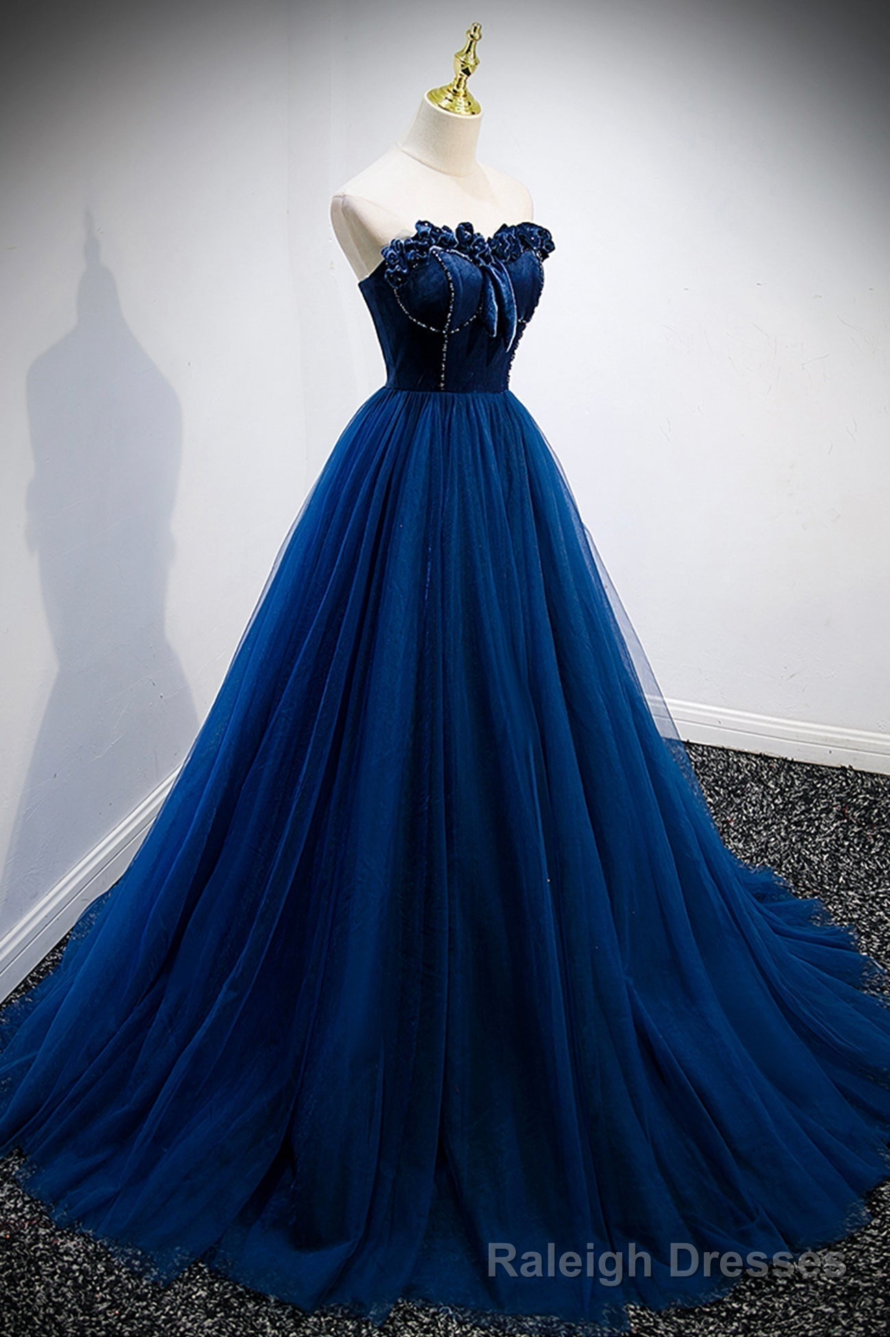 Blue Velvet Tulle Long Prom Dresses, A-Line Strapless Evening Dresses Main image