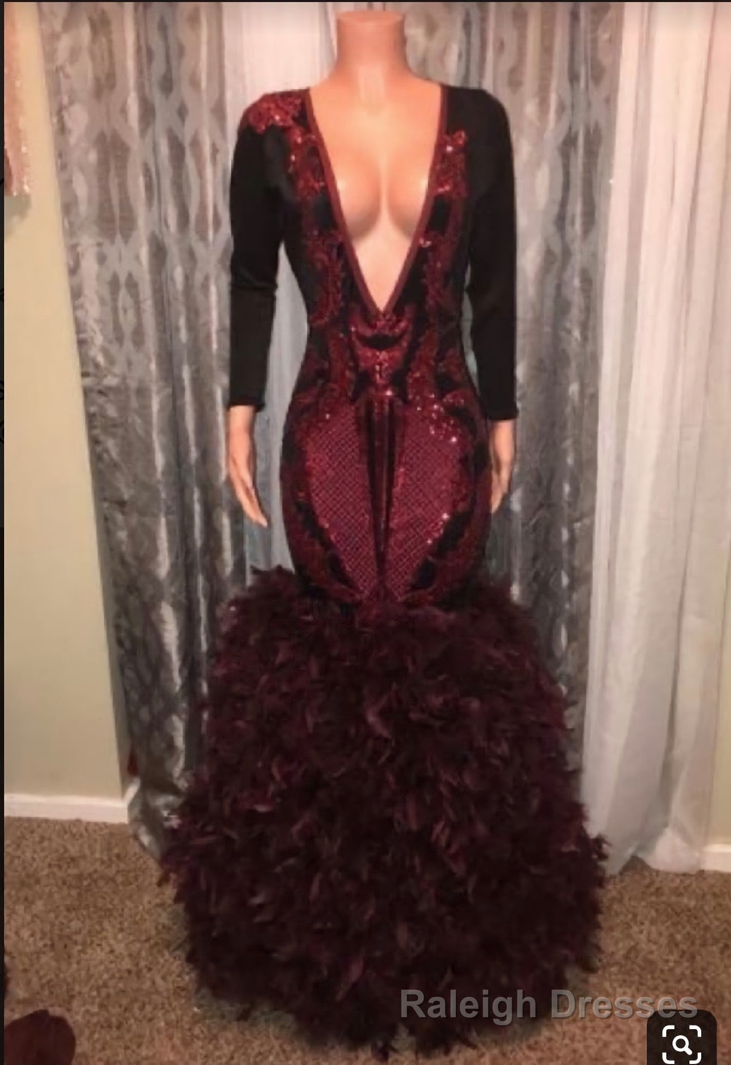 2025 Deep V-neck Mermaid Prom Dresses Main image