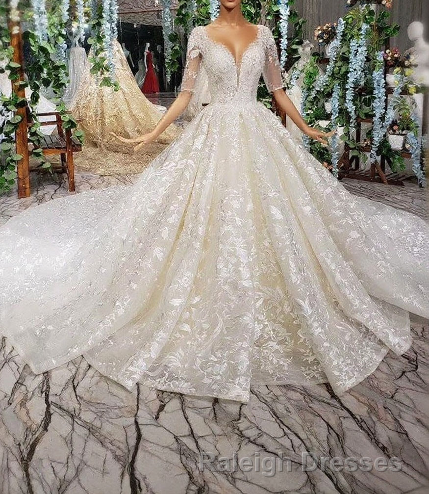 Luxury Lace Wedding Dresses Scoop Half Sleeves Appliques Ball Gown