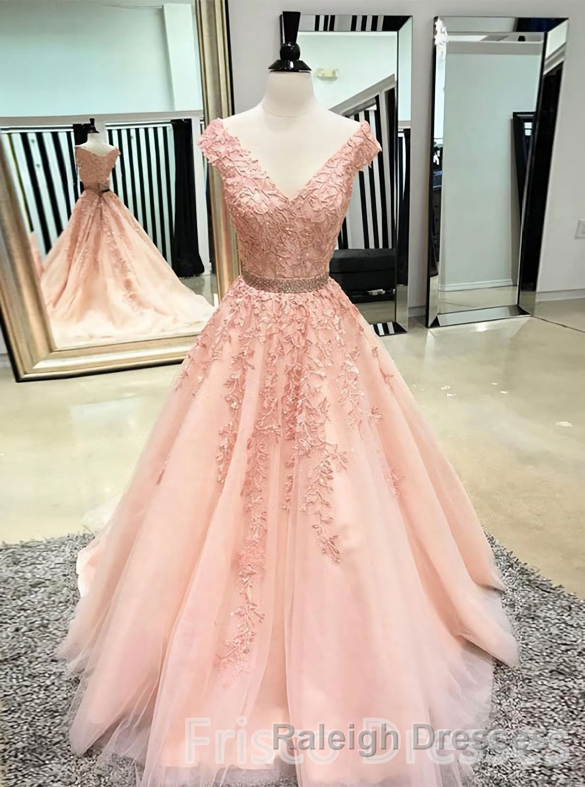 Pink Sleeveless V Neck Tulle Lace Applique Long Prom Dress
