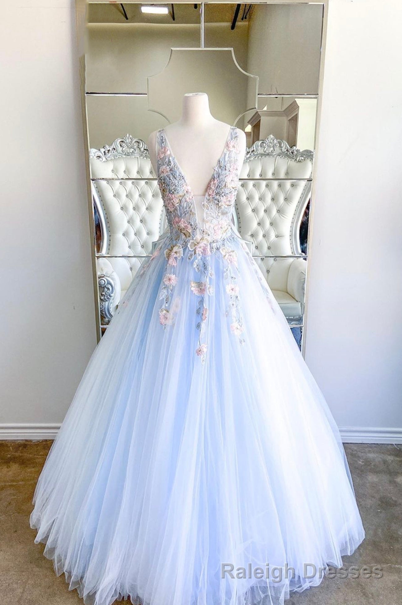 Blue V-Neck Tulle Lace Long Prom Dresses, Elegant Blue Formal Dresses Main image