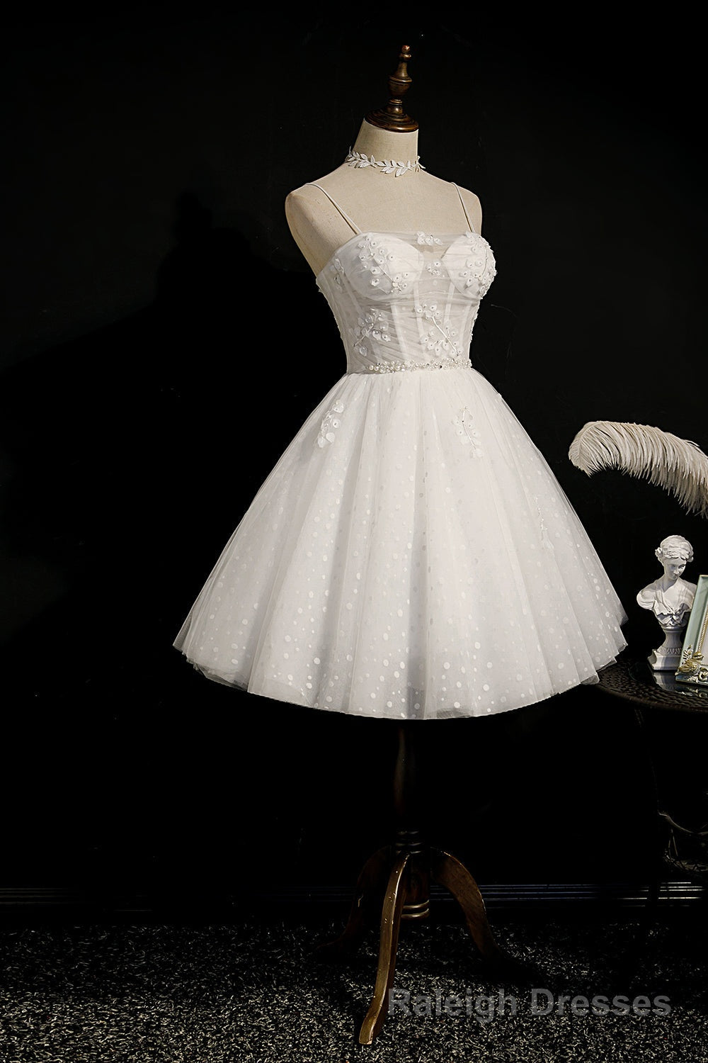 Ivory Spaghetti Straps Beaded Tulle Princess Homecoming Dresses Secondary image