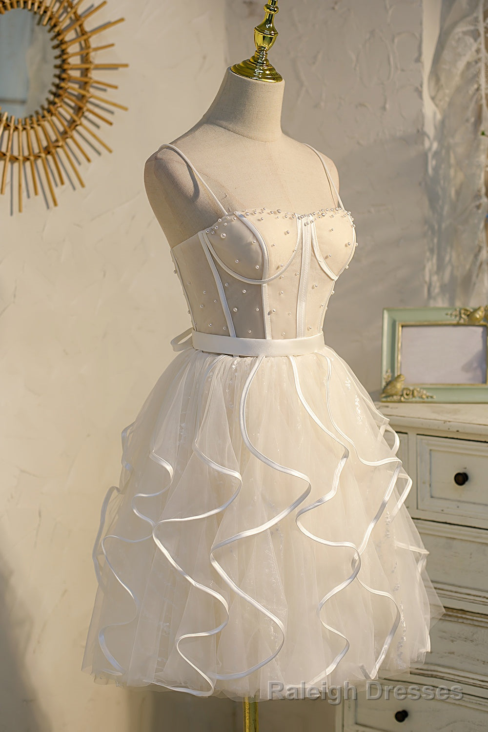 Champagne Spaghetti Straps Beading Tulle Princess Homecoming Dresses Main image