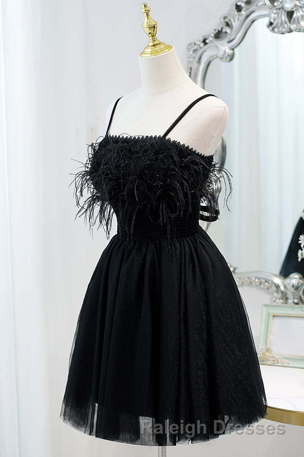 Chic Sleeveless Spaghetti Straps Tulle Princess Homecoming Dresses