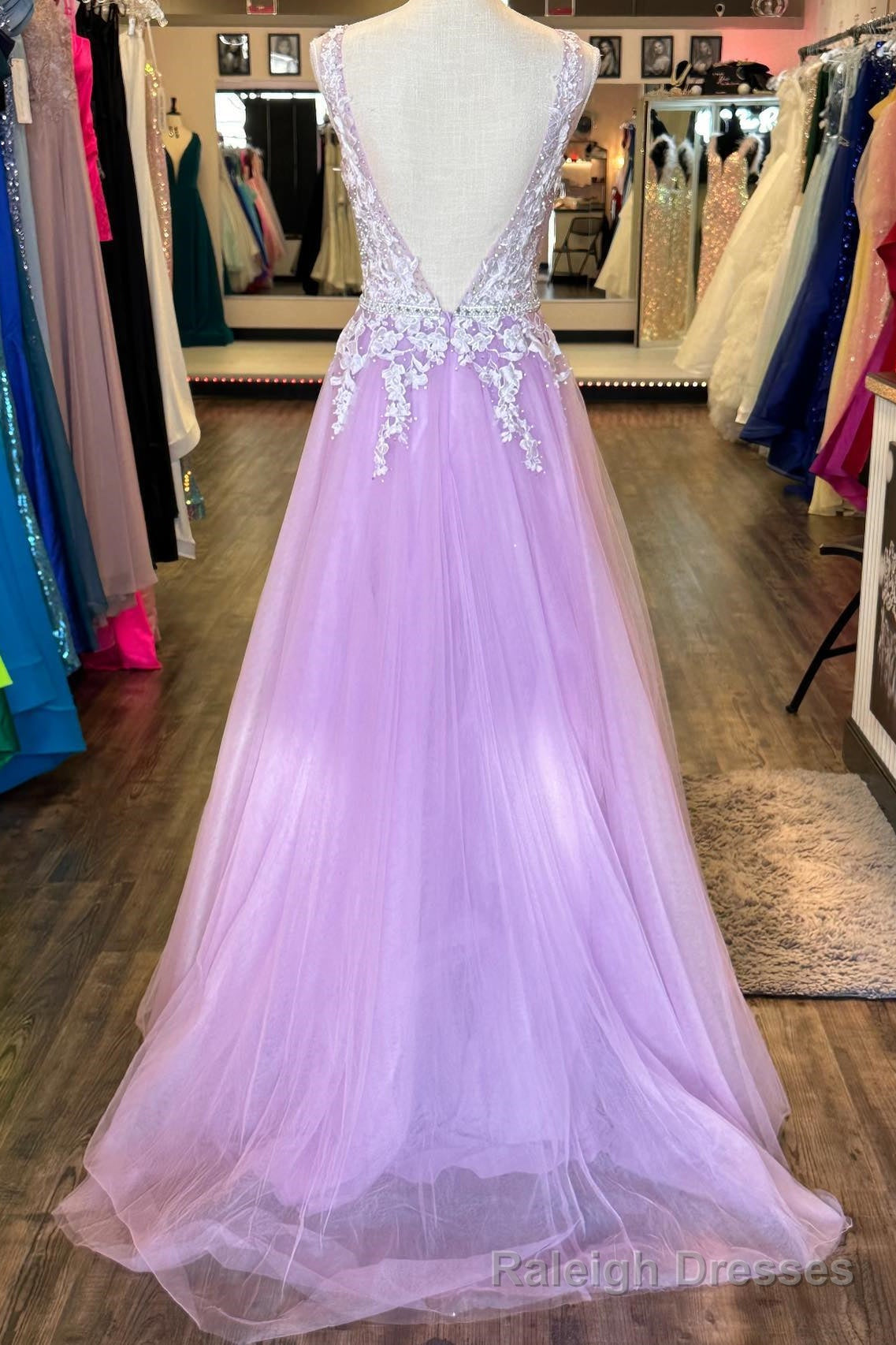 Lilac A-line Beaded Appliques Sleeveless Plunging V Neck Tulle Long Prom Dress Secondary image