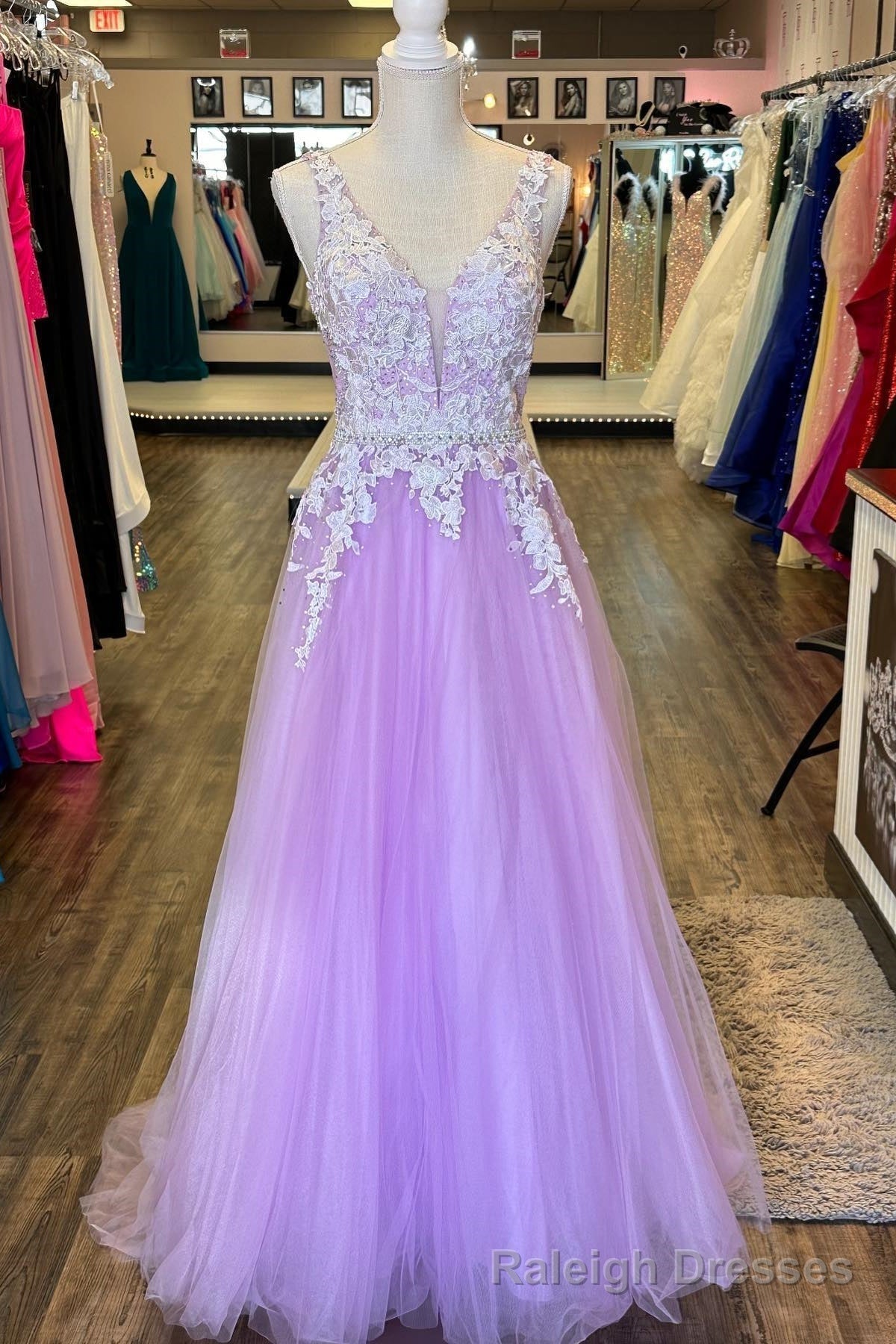 Lilac A-line Beaded Appliques Sleeveless Plunging V Neck Tulle Long Prom Dress Main image