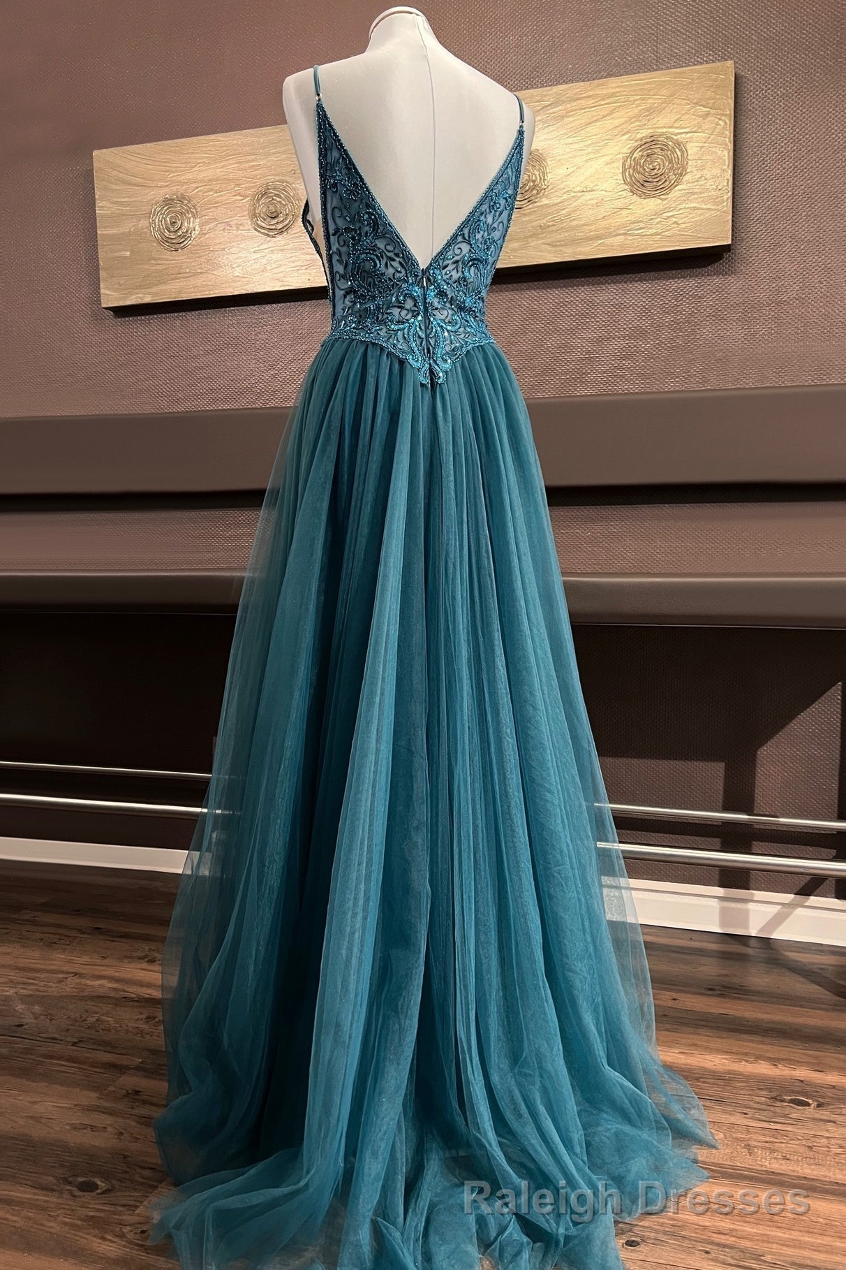 Pine A-line Plunging V Neck Appliques Sequins Tulle Long Prom Dress Secondary image