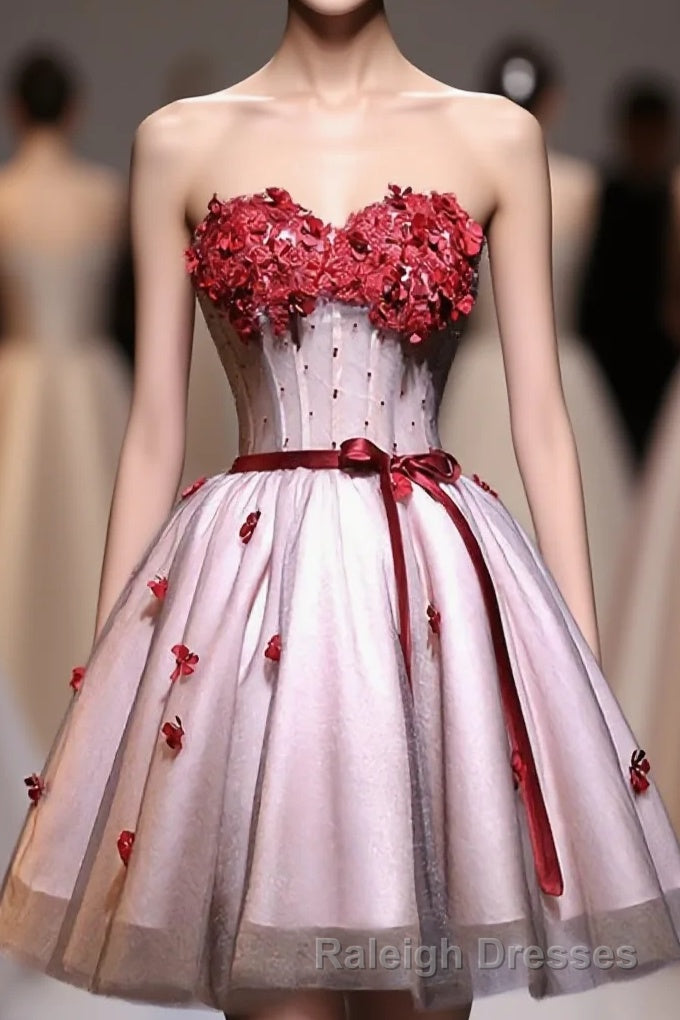 Red Sweetheart Neck Lace Short Prom Dresses