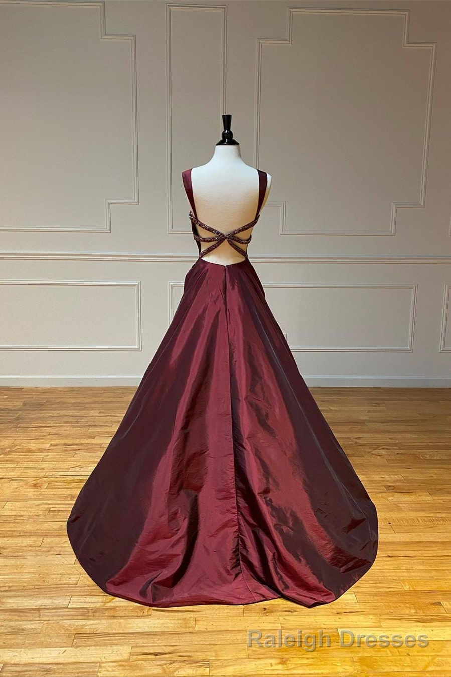 Elegant Backless Wine Red Long Prom Dress Secondary image