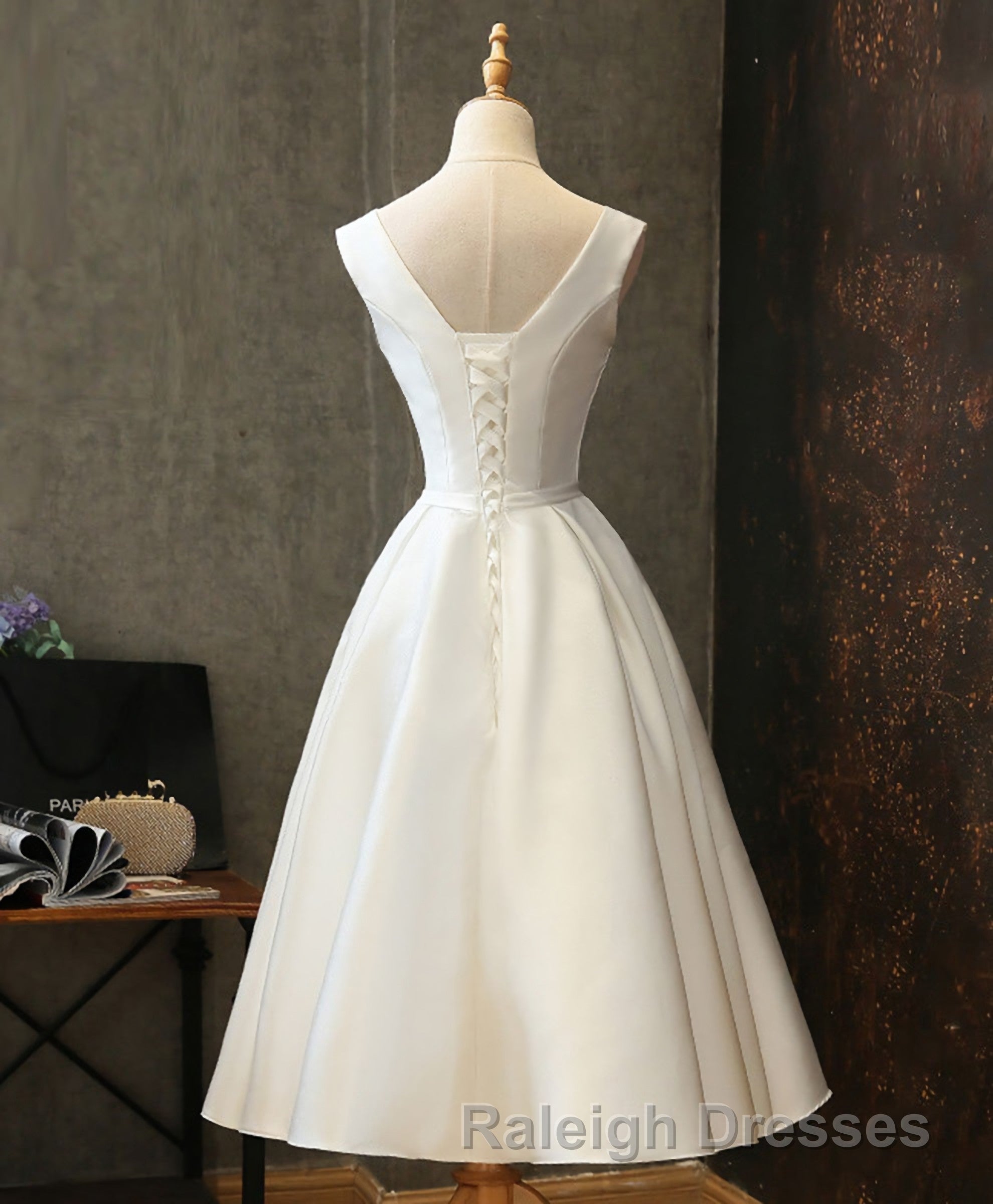 Simple V Neck White Short Prom Dresses White Homecoming Dresses