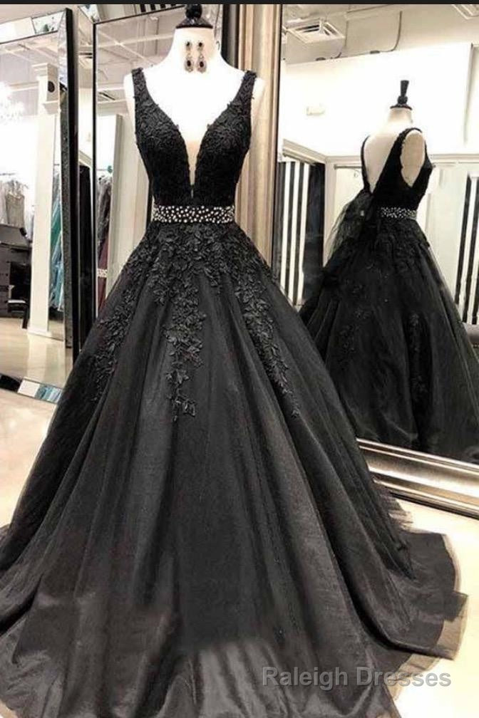 2026 Cheap Black V Neck Beaded Tulle Prom Dresses Main image