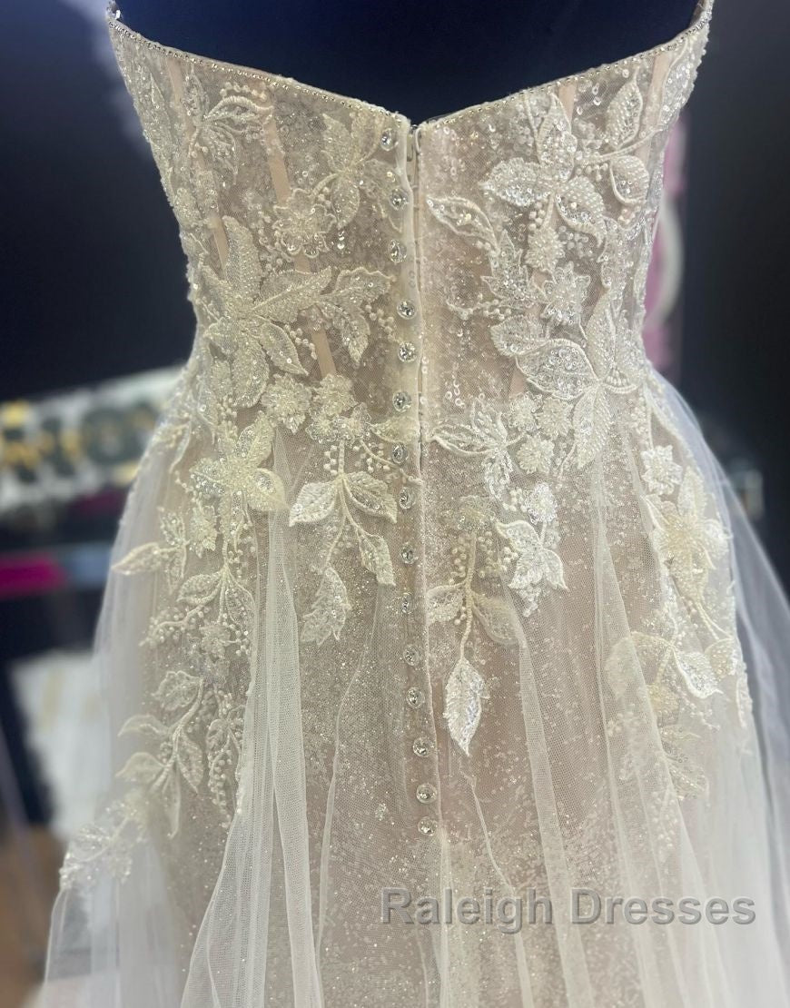 A Line Sweetheart Neckline Tulle Wedding Dresses With Appliques