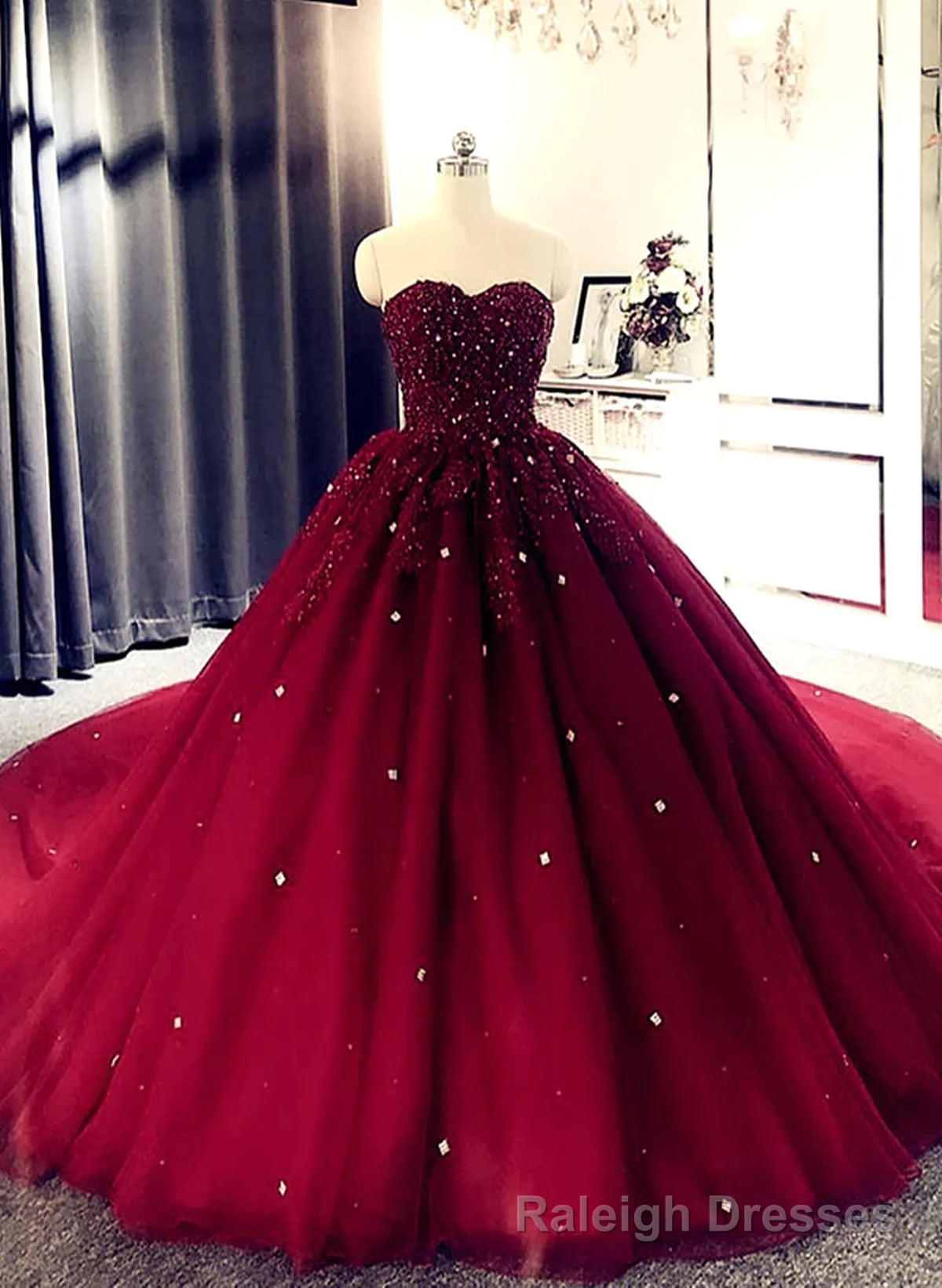 Ball Gown Burgundy Sweetheart Beaded Quince Dresses Sweet 16 Dress Main image
