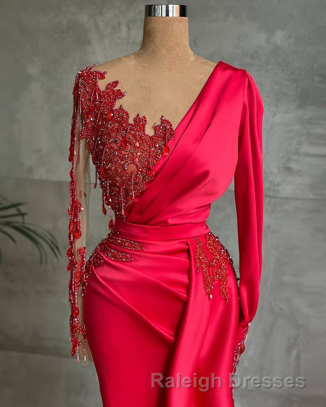 Gorgeous Red Long Sleeve Mermaid Evening Dress Lace Appliques Prom Gown Ruffles Secondary image