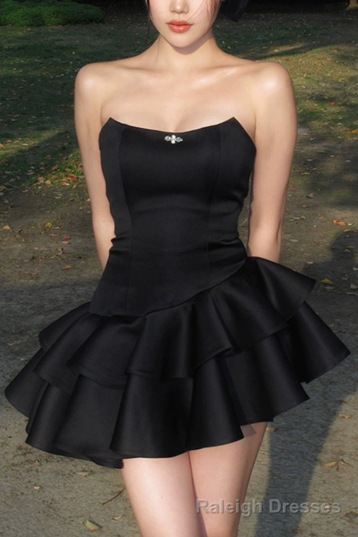 Chic Strapless Black Satin Short Prom Dresses, Layered Black Homecoming Dresses, Short Black Formal Graduation Evening Dresse Main image