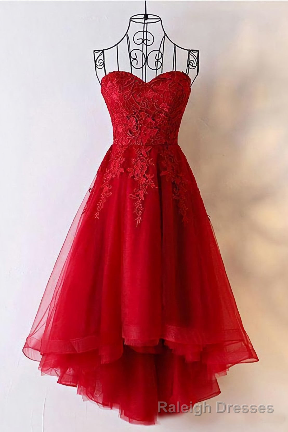 Cute Red Tulle Sweetheart Strapless Homecoming Dresses With Lace Short Prom Dresses Main image