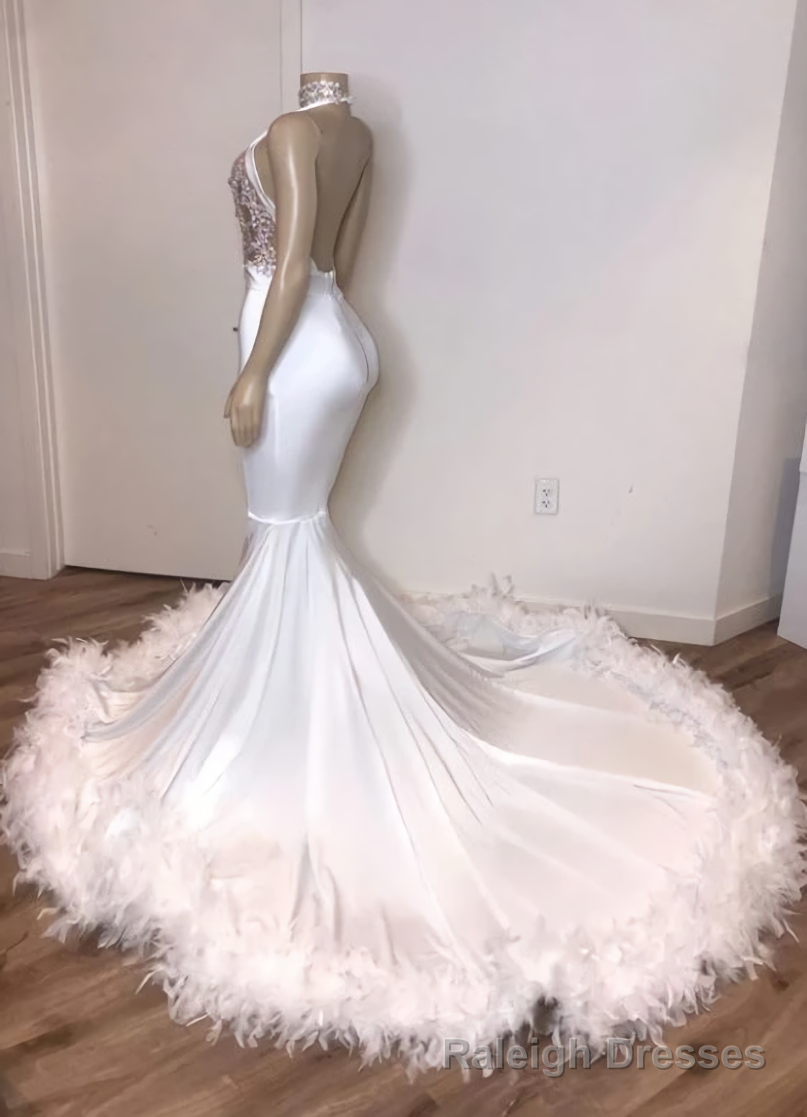 Black Girl Prom Dresses, V Neck Sexy Backless White Prom Dresses With Feather Mermaid Crystals Appliques Evening Gowns