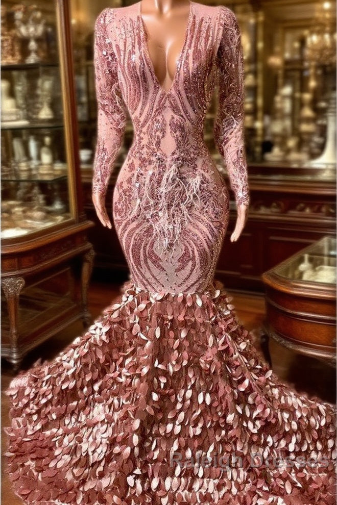 Elegant Long Mermaid V-neck Appliques Lace Prom Dress with Sleeves