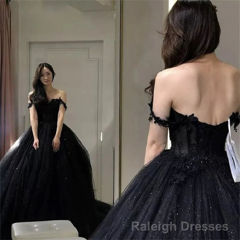 Black Prom Dresses Ball Gown Tulle Elegant Sleeveless Heart Shaped Neck Shiny Sequins Secondary image