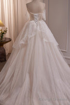 Elegant Tulle Spaghetti Straps Ball Gowns Wedding Dress with Beads