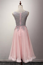 A-Line Appliques Ribbons Scoop Knee-Length Homecoming Dress