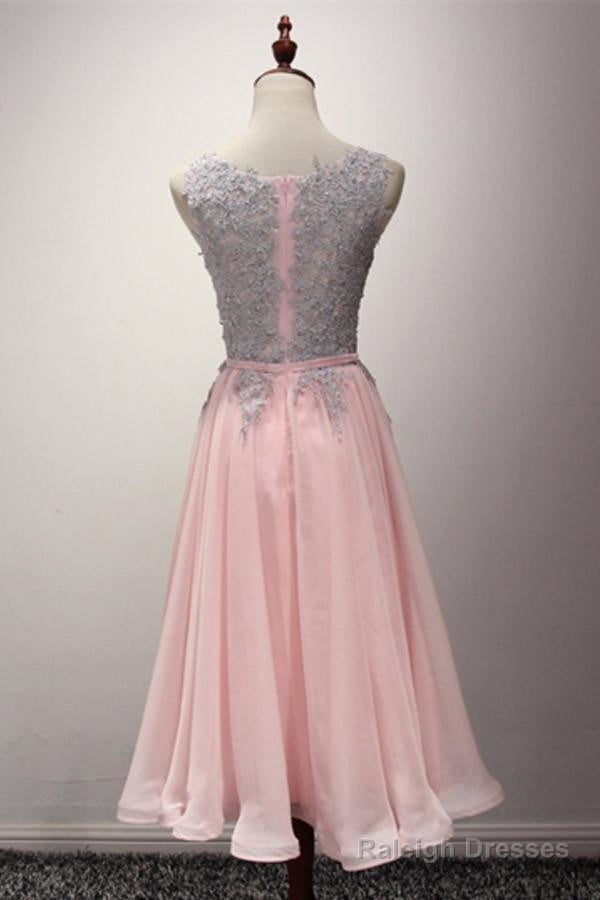 A-Line Appliques Ribbons Scoop Knee-Length Homecoming Dress