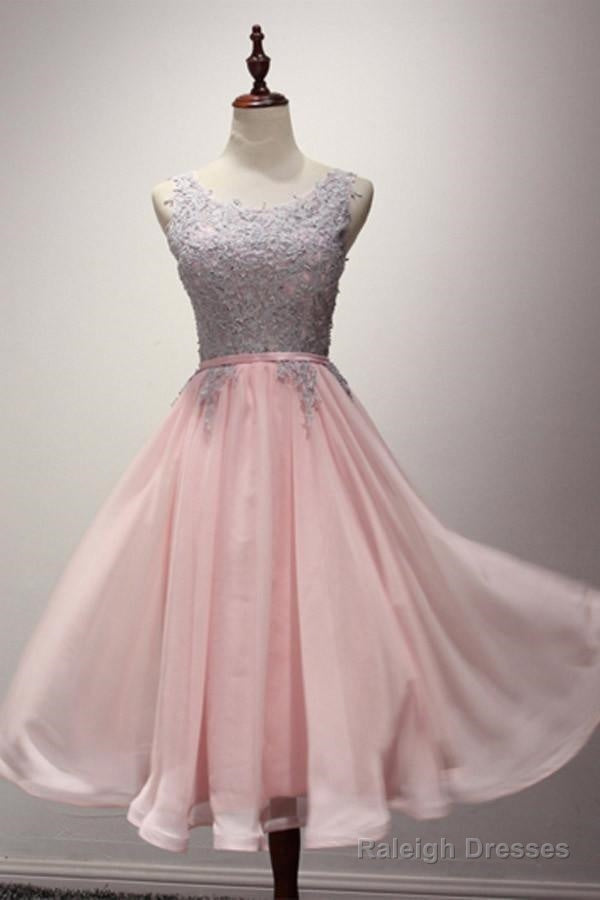 A-Line Appliques Ribbons Scoop Knee-Length Homecoming Dresses