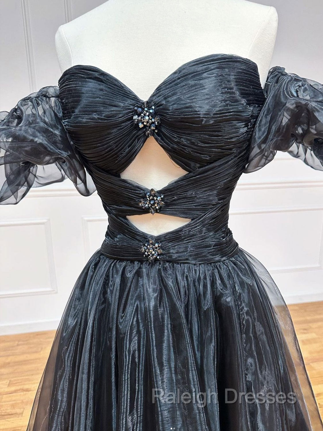 A Line Black Organza Long Prom Dress Secondary image