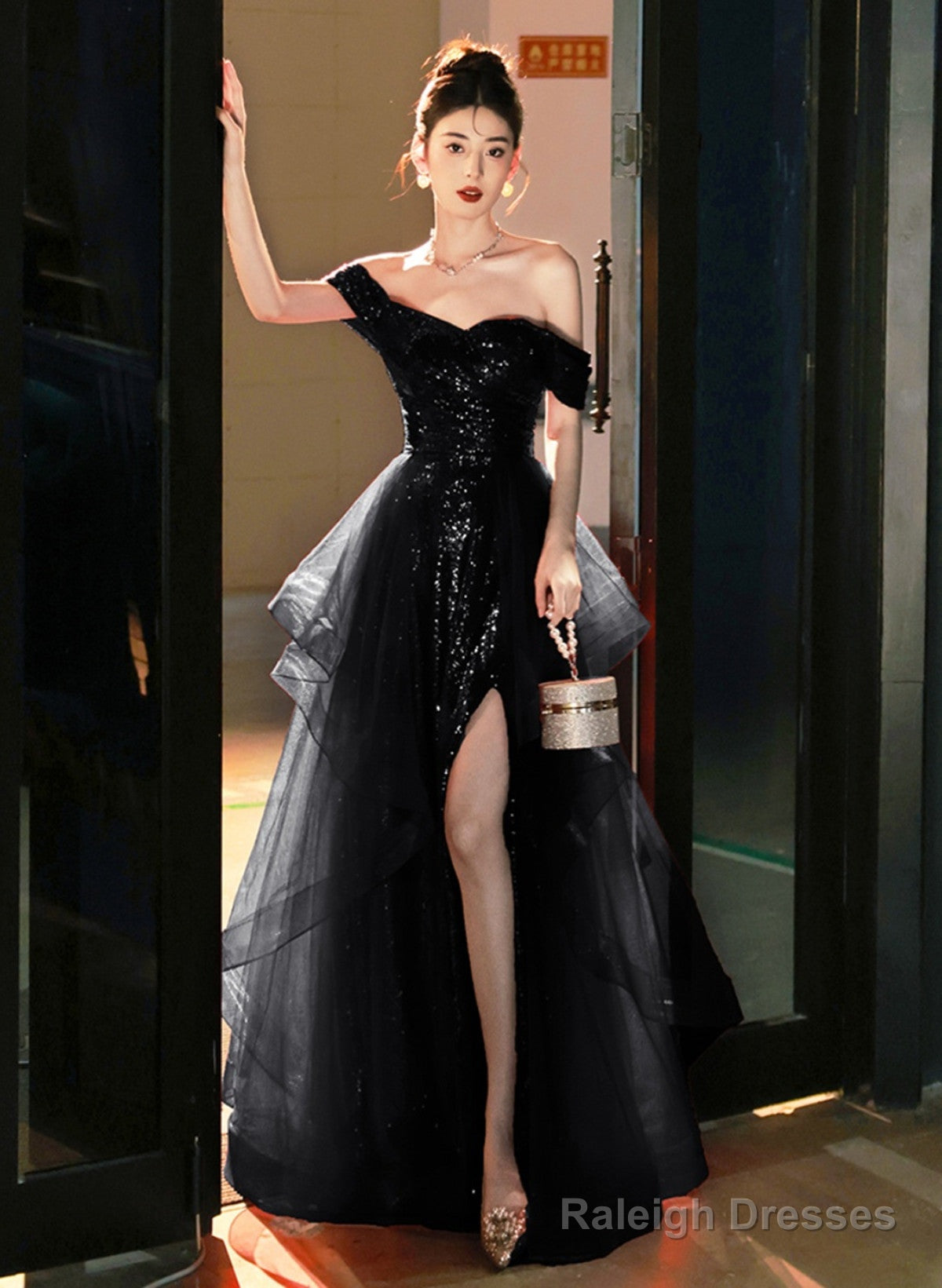 A-Line Black Tulle And Sequins Prom Dresses Long With Leg Slit Black Prom Dresses Main image