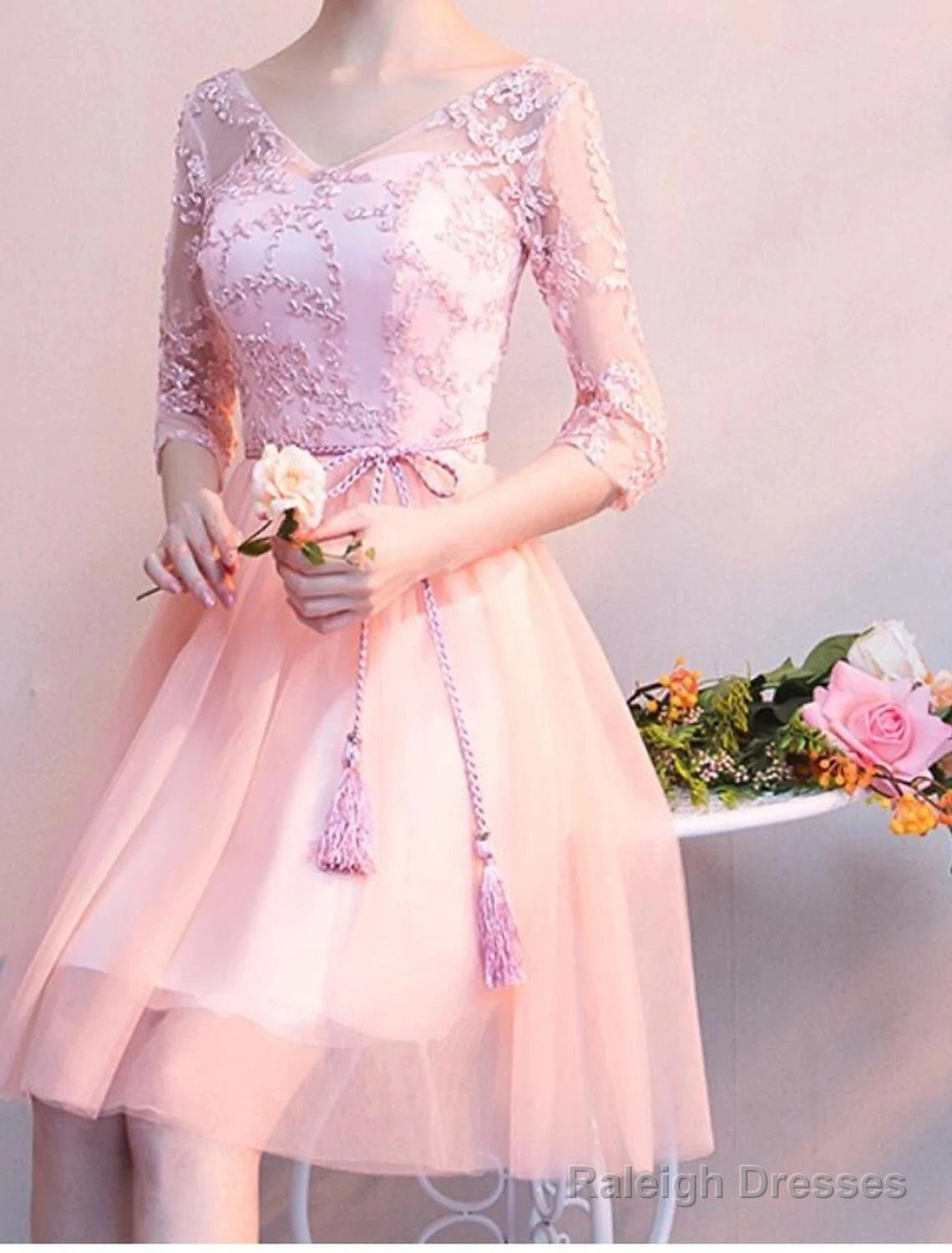 A-Line Bridesmaid Dresses V Neck Half Sleeve Beautiful Back Knee Length Lace / Tulle With Appliques