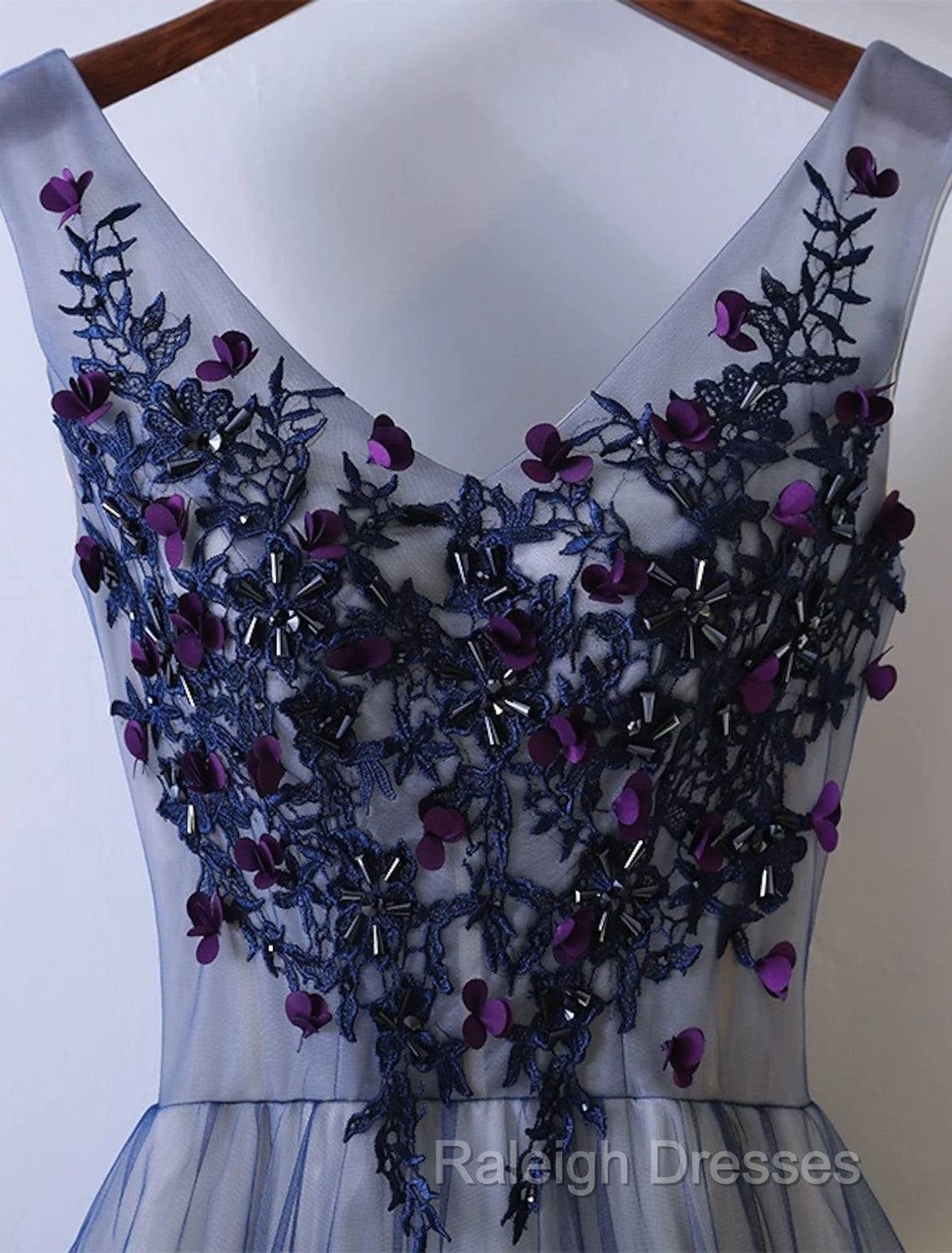 A-Line Bridesmaid Dresses V Neck Sleeveless Elegant Floor Length Tulle With Beading / Appliques