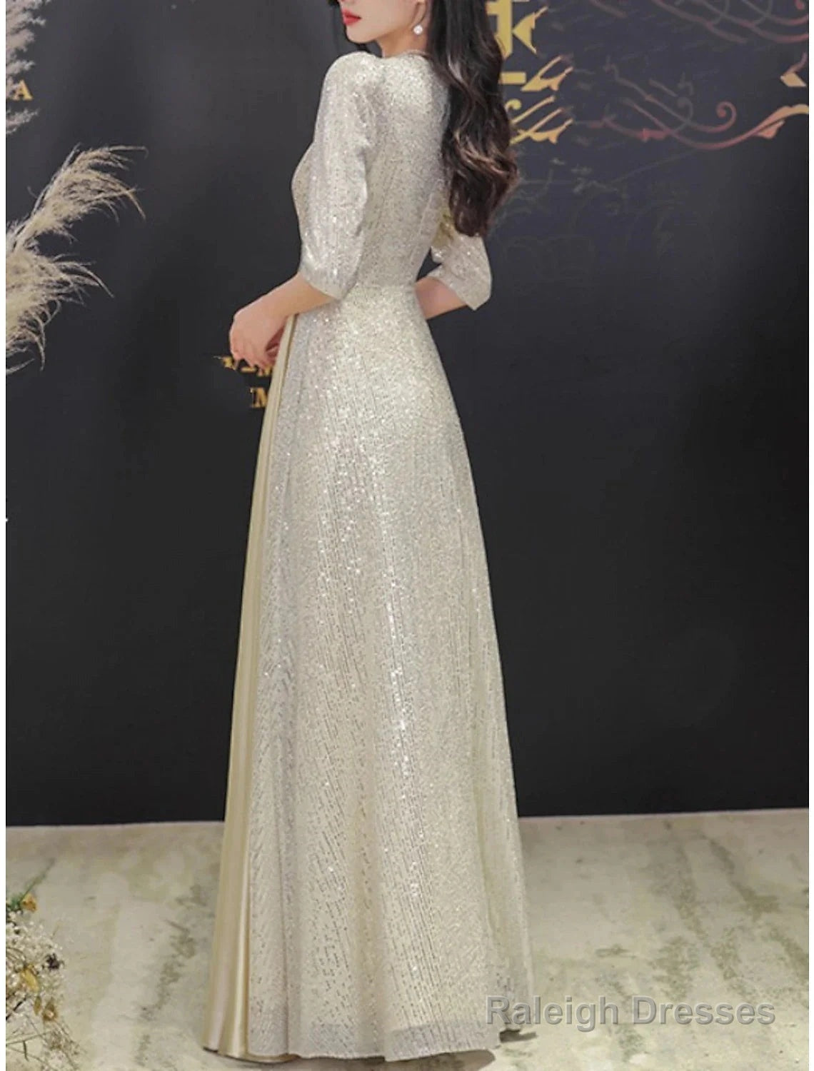 A-Line Mother Of The Bride Dresses Wedding Guest Elegant Sparkle & Shine Petite V Neck Sweep / Brush Train Sequined Half Sleeve With Pleats Crystal Brooch