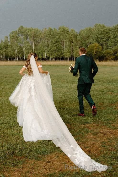 A Line Off the Shoulder Appliques Long Wedding Dresses Bridal Gowns
