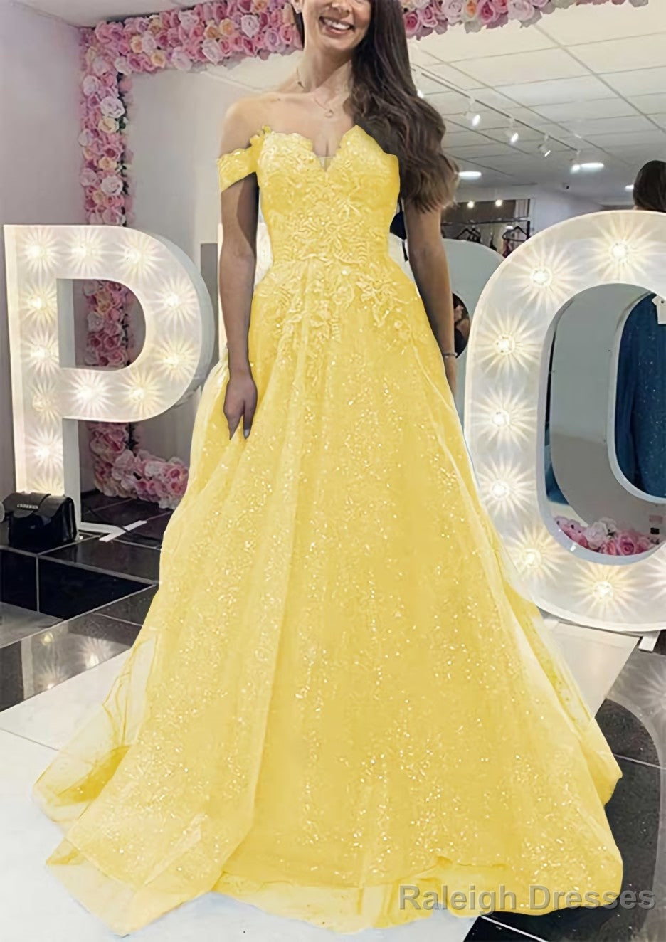 A-line Off-the-Shoulder Regular Straps Long/Floor-Length Tulle Prom Dresses With Appliqued Glitter