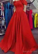 A Line Off-the-Shoulder Strapless Long Dress Floor Length Satin Prom Dress With Pleated Pockets
