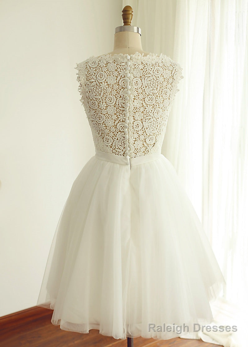 A-Line/Princess Lace Sleeveless Short Wedding Dress With Beading